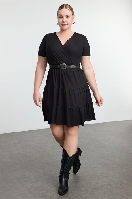 Trendyol Curve Dam Svart Blommig Kort / Mini Kort Casual Skater Plus size Klänning - Image 1