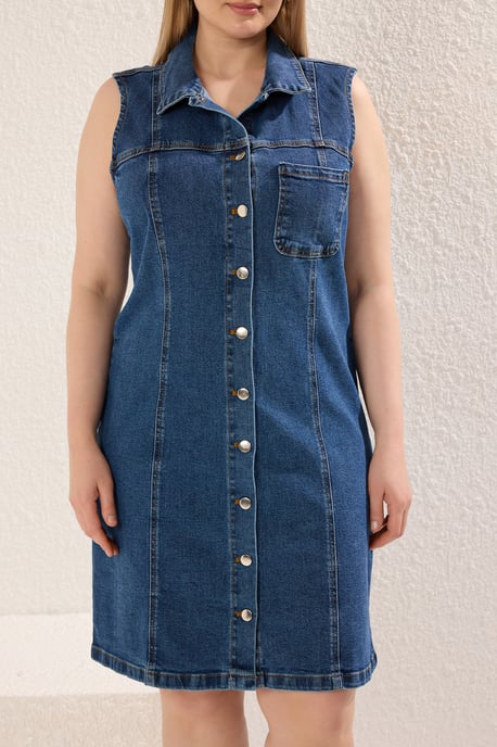 Trendyol Curve Dam Blå Enfärgad Kort / Mini Ärmlös Casual Rak Plus size Klänning - Image 2