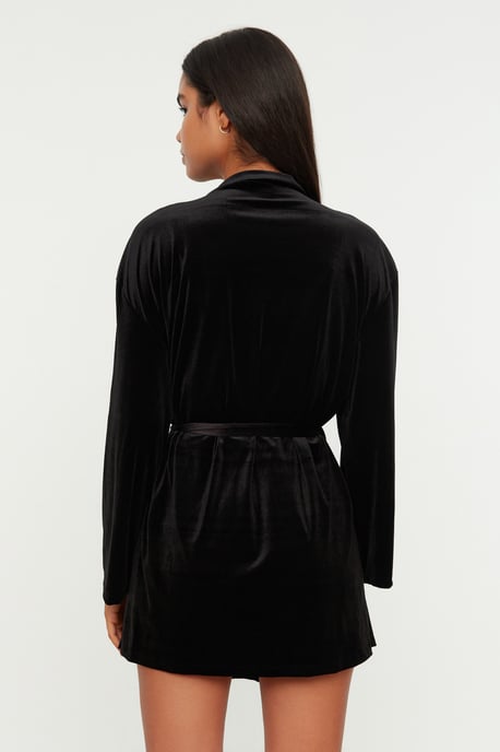 TRENDYOLMİLLA Dames Zwart Effen Ochtendjassen - Image 4