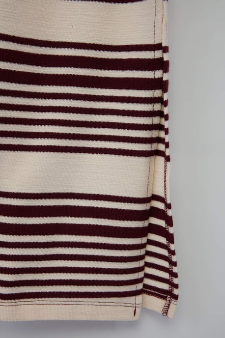 Trendyol Curve Dam Vinröd Randig Maxi Ärmlös Casual Rak Plus size Klänning - Image 4