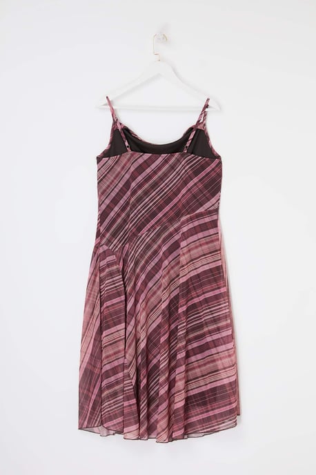 Trendyol Curve Dam Vinröd Rutig Maxi Ärmlös Casual A-linje Plus size Klänning - Image 4