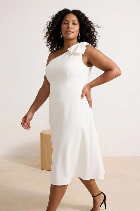 Trendyol Curve Dam Ecru Enfärgad Maxi Ärmlös Elegant/Kväll Bodycon Plus size Klänning - Image 2