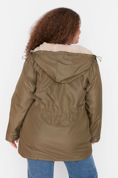 Trendyol Curve Dam Khaki Enfärgad Lång Regular fit Plus size Kappor - Image 4