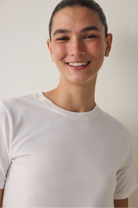 Women's FIT T-Shirt Crew Neck Regular - Image 3