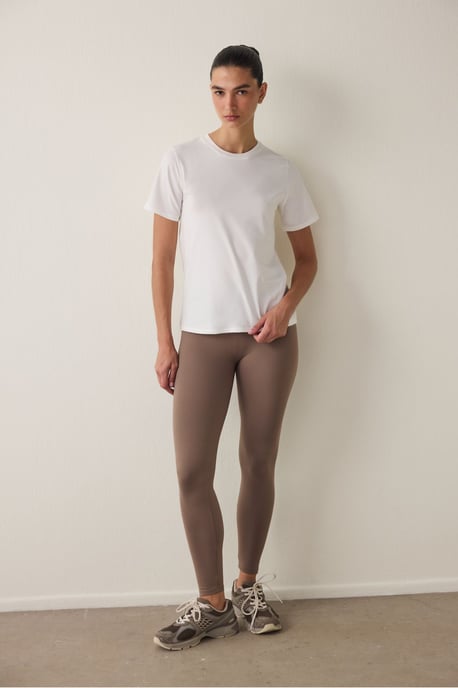 Women's FIT T-Shirt Crew Neck Regular - Image 4
