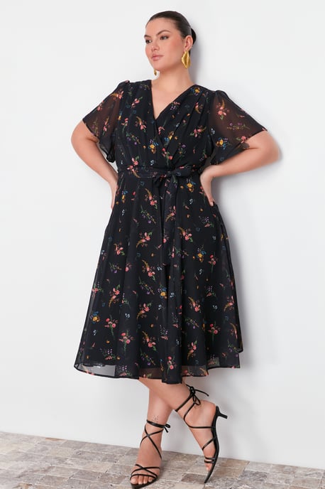 Trendyol Curve Dam Flerfärgad Blommig Maxi Kort Casual A-linje Plus size Klänning - Image 2