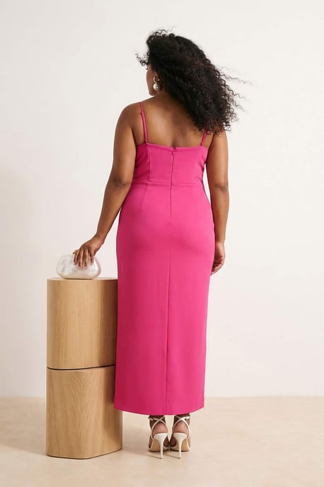 Trendyol Curve Dam Rosa Enfärgad Maxi Ärmlös Bal Rak Plus size Klänning - Image 2