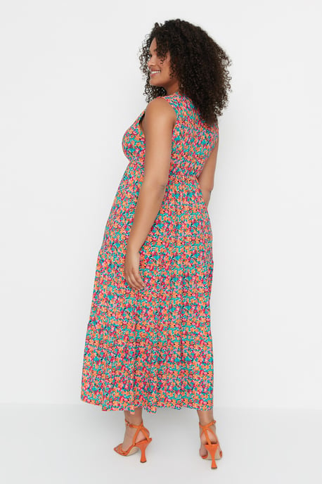 Trendyol Curve Dam Flerfärgad Blommig Maxi Ärmlös Casual A-linje Plus size Klänning - Image 4