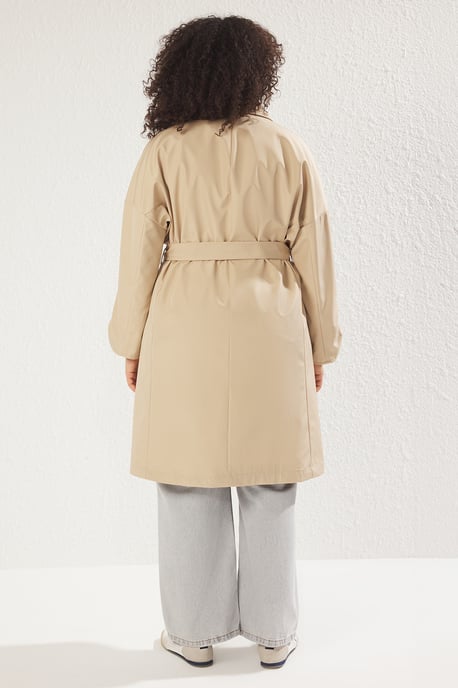 Trendyol Curve Dam Beige Enfärgad Oversize Plus size Trenchcoats - Image 4