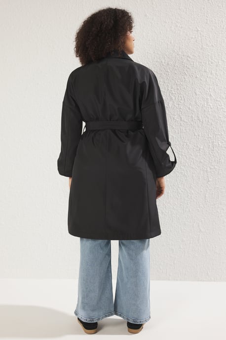 Trendyol Curve Dam Svart Enfärgad Oversize Plus size Trenchcoats - Image 4