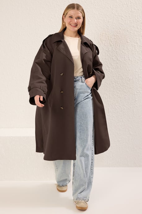Trendyol Curve Dames Bruin Effen Oversized Grote maten Trenchcoats - Image 3