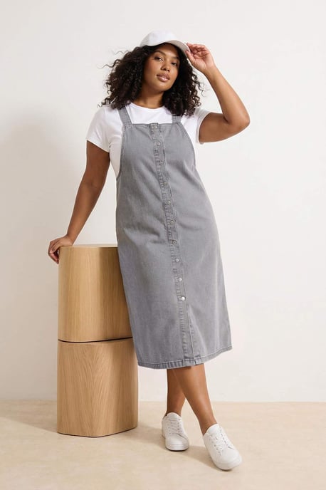 Trendyol Curve Dam Grå Enfärgad Midi Ärmlös Casual Väst Plus size Klänning - Image 2