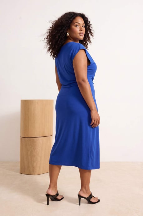 Trendyol Curve Dam Blå Enfärgad Midi Ärmlös Casual Bodycon Plus size Klänning - Image 3