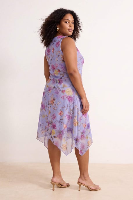 Trendyol Curve Dam Lila Blommig Midi Ärmlös Casual A-linje Plus size Klänning - Image 3