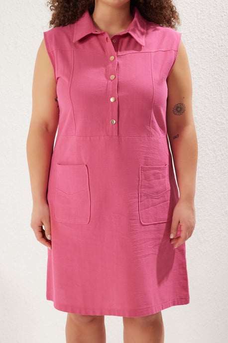 Trendyol Curve Dam Rosa Enfärgad Midi Kort Cocktail A-linje Plus size Klänning - Image 2