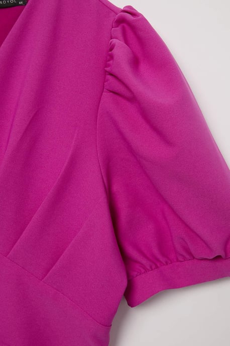 Trendyol Curve Dam Rosa Enfärgad Midi Kort Cocktail A-linje Plus size Klänning - Image 4