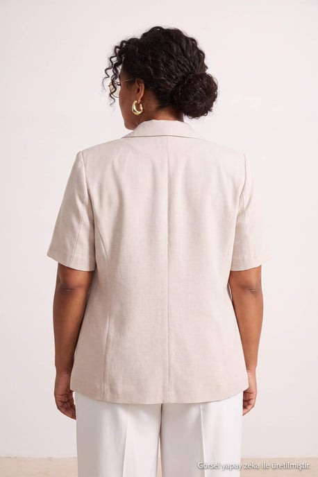 Trendyol Curve Dam Beige Enfärgad Kort Figursydd Plus size Kavajer - Image 3
