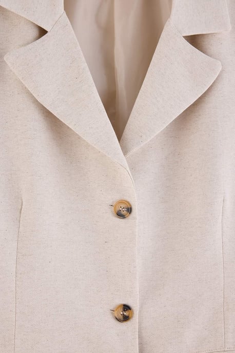 Trendyol Curve Dam Beige Enfärgad Kort Figursydd Plus size Kavajer - Image 5