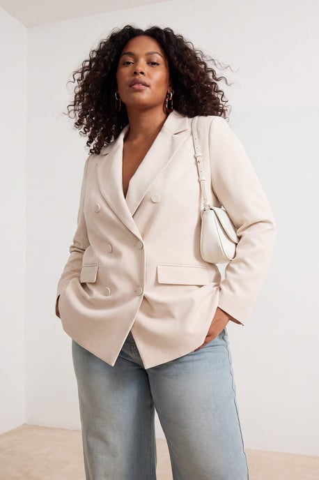 Trendyol Curve Dam Ecru Enfärgad Lång Regular fit Plus size Kavajer - Image 1
