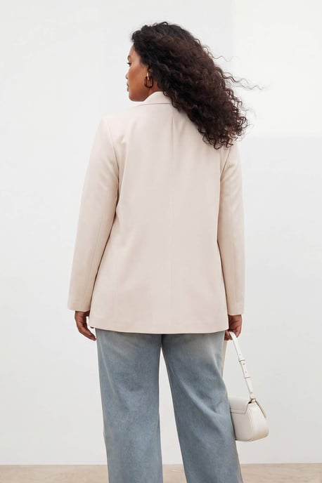 Trendyol Curve Dam Ecru Enfärgad Lång Regular fit Plus size Kavajer - Image 2