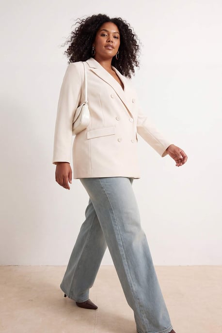 Trendyol Curve Dam Ecru Enfärgad Lång Regular fit Plus size Kavajer - Image 6