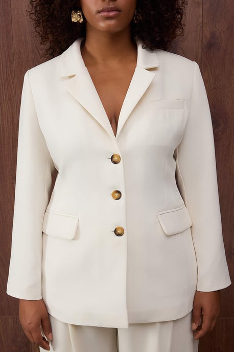Trendyol Curve Dam Ecru Enfärgad Lång Figursydd Plus size Kavajer - Image 3