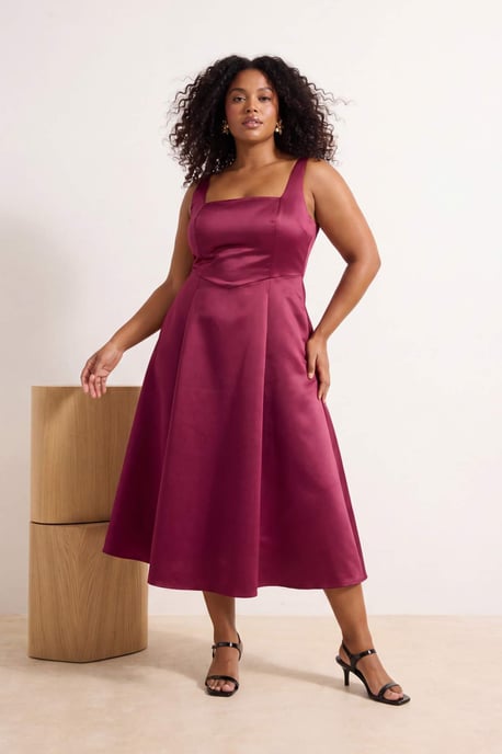 Trendyol Curve Dam Rosa Enfärgad Midi Ärmlös Elegant/Kväll Bodycon Plus size Klänning - Image 6