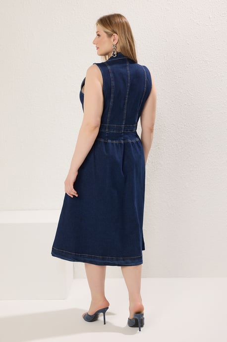 Trendyol Curve Dam Mörkblå Enfärgad Midi Ärmlös Casual A-linje Plus size Klänning - Image 3