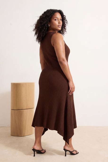 Trendyol Curve Dam Brun Enfärgad Midi Ärmlös Casual A-linje Plus size Klänning - Image 2