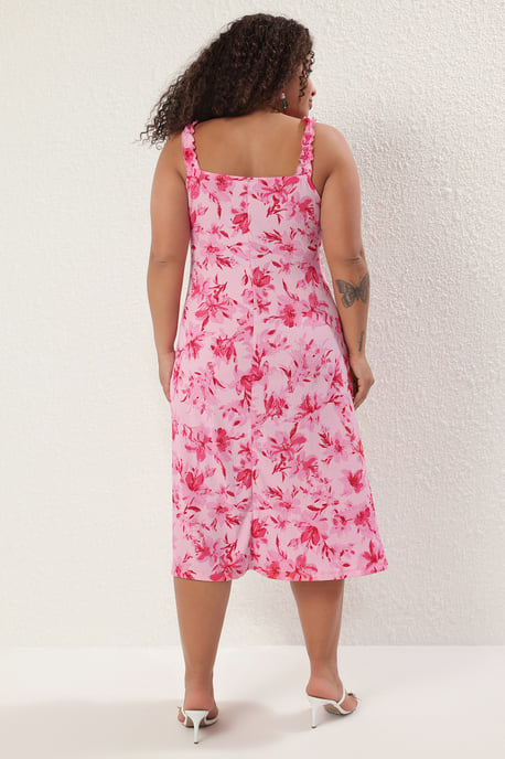 Trendyol Curve Dam Rosa Blommig Midi Ärmlös Casual A-linje Plus size Klänning - Image 4