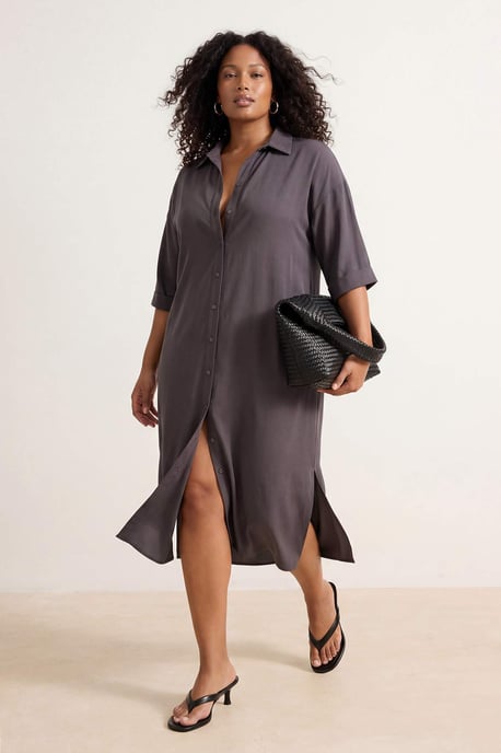 Trendyol Curve Dam Brun Enfärgad Midi Ärmlös Casual Skjortklänning Plus size Klänning - Image 1