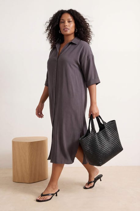 Trendyol Curve Dam Brun Enfärgad Midi Ärmlös Casual Skjortklänning Plus size Klänning - Image 6