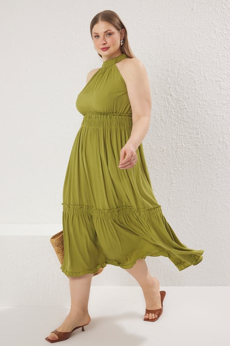 Trendyol Curve Dam Khaki Enfärgad Midi Ärmlös Casual A-linje Plus size Klänning - Image 6