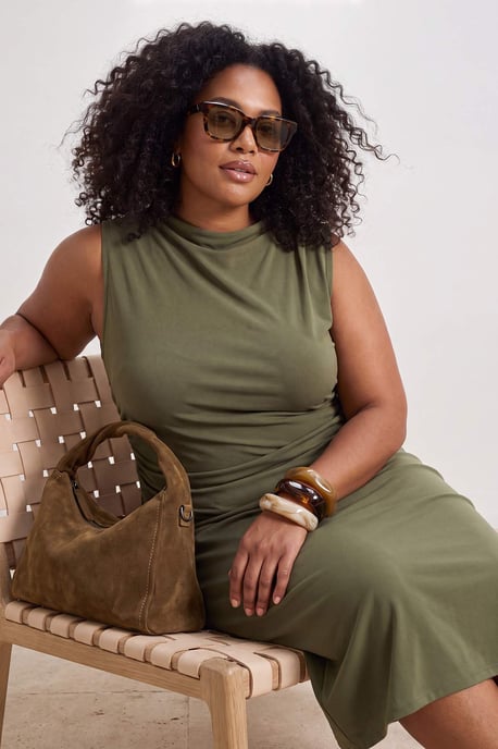 Trendyol Curve Dam Khaki Enfärgad Midi Ärmlös A-linje Plus size Klänning - Image 6