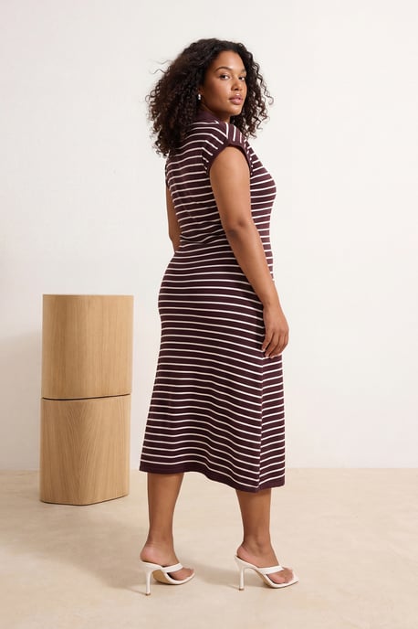 Trendyol Curve Dam Brun Randig Midi Kort Casual A-linje Plus size Klänning - Image 5