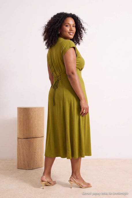 Trendyol Curve Dam Grön Enfärgad Midi Ärmlös Skater Plus size Klänning - Image 2