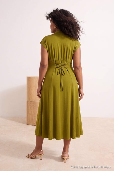 Trendyol Curve Dam Grön Enfärgad Midi Ärmlös Skater Plus size Klänning - Image 3
