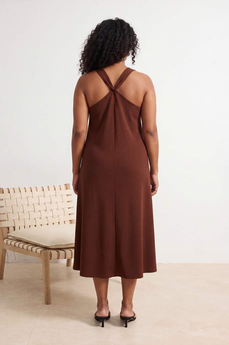 Trendyol Curve Dam Brun Enfärgad Midi Ärmlös Casual A-linje Plus size Klänning - Image 2