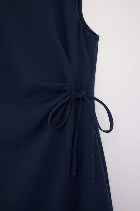Trendyol Curve Dam Grön Enfärgad Midi Ärmlös Bodycon Plus size Klänning - Image 4
