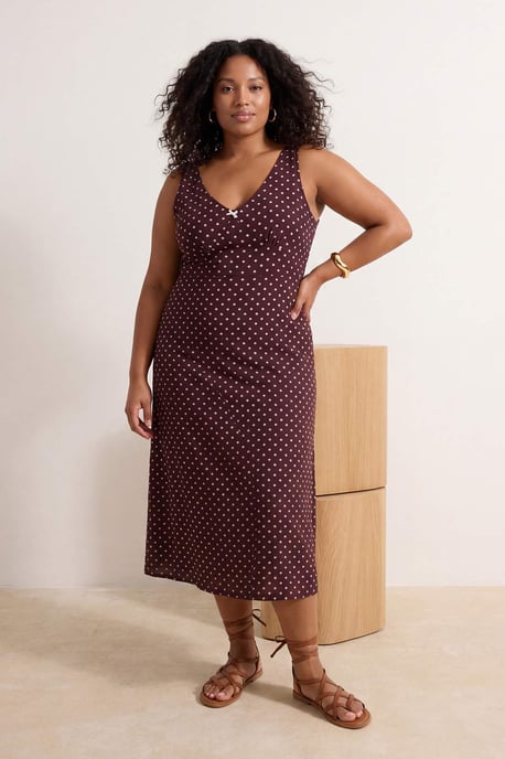 Trendyol Curve Dam Brun Prickig Midi Ärmlös Casual A-linje Plus size Klänning - Image 2