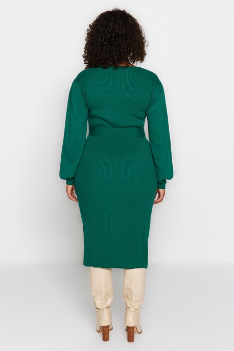 Trendyol Curve Dam Grön Enfärgad Midi Lång Casual Bodycon Plus size Klänning - Image 4
