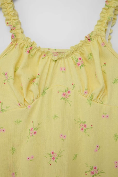 Trendyol Curve Dam Gul Blommig Midi Ärmlös Casual A-linje Plus size Klänning - Image 4