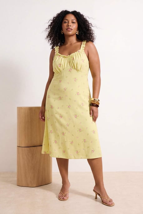 Trendyol Curve Dam Gul Blommig Midi Ärmlös Casual A-linje Plus size Klänning - Image 6