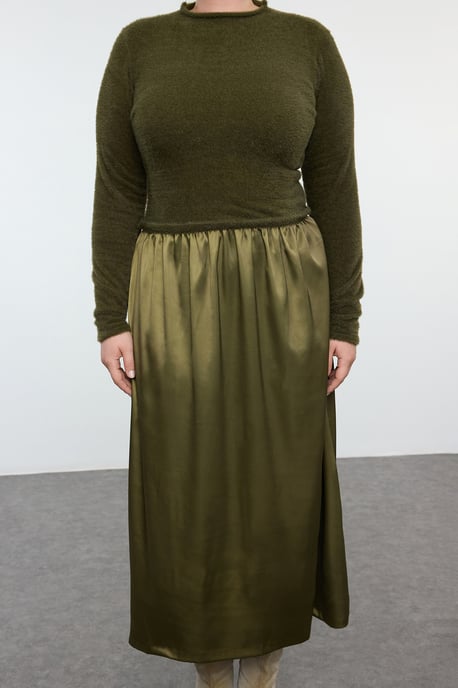 Trendyol Curve Dam Khaki Enfärgad Midi Lång Casual Skater Plus size Klänning - Image 2