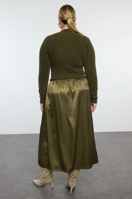 Trendyol Curve Dam Khaki Enfärgad Midi Lång Casual Skater Plus size Klänning - Image 4