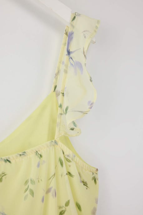 Trendyol Curve Dam Gul Blommig Midi Ärmlös Casual A-linje Plus size Klänning - Image 5