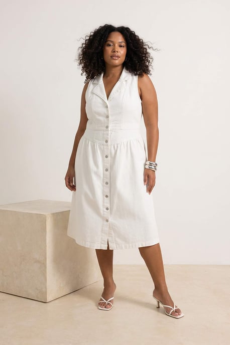Trendyol Curve Dam Ecru Enfärgad Midi Ärmlös Casual A-linje Plus size Klänning - Image 2