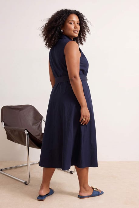 Trendyol Curve Dam Mörkblå Enfärgad Midi Ärmlös Skjortklänning Plus size Klänning - Image 2