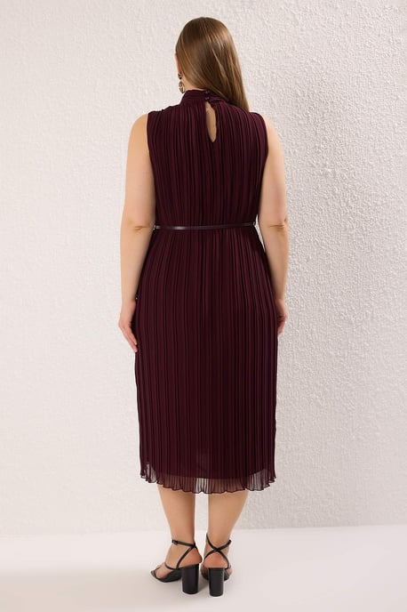 Trendyol Curve Dam Vinröd Enfärgad Midi Ärmlös Kväll / Vardag Rak Plus size Klänning - Image 3