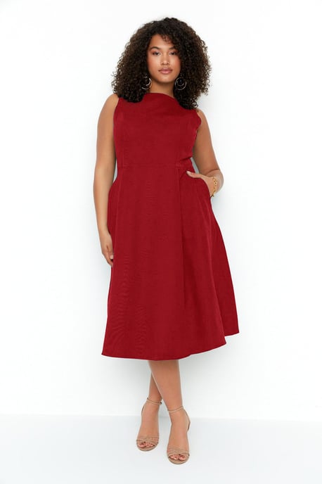 Trendyol Curve Dam Vinröd Enfärgad Midi Ärmlös Kväll / Vardag A-linje Plus size Klänning - Image 1